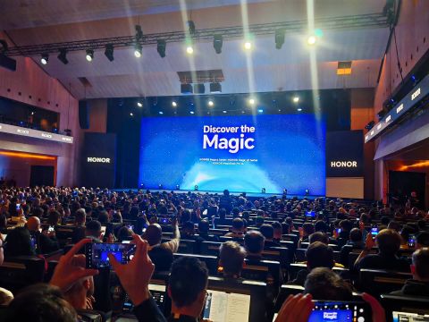 HONOR predstavio novi Magic6 Pro pogonjen AI-em u Barceloni