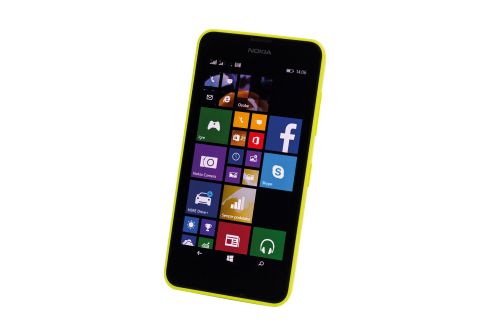 Fotografije u pozadini: Nova nadogradnja Windows Phone sustava donosi mogućnost mijenjanja pozadina. Pozadine se vide kroz prozirne pločice u sučelju