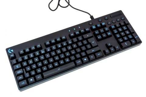 Naizgled obična Na prvu ruku G810 ne izgleda kao klasičan primjer njihove gaming periferije – ima sasvim jednostavan i sleek dizajn